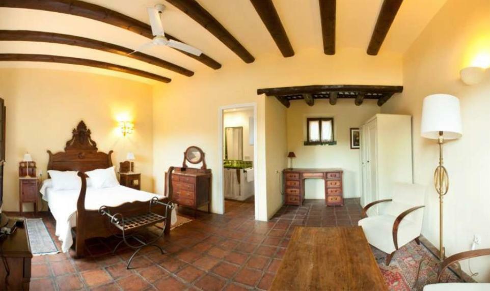 Hostal La Riera Torroella de Montgrí Εξωτερικό φωτογραφία