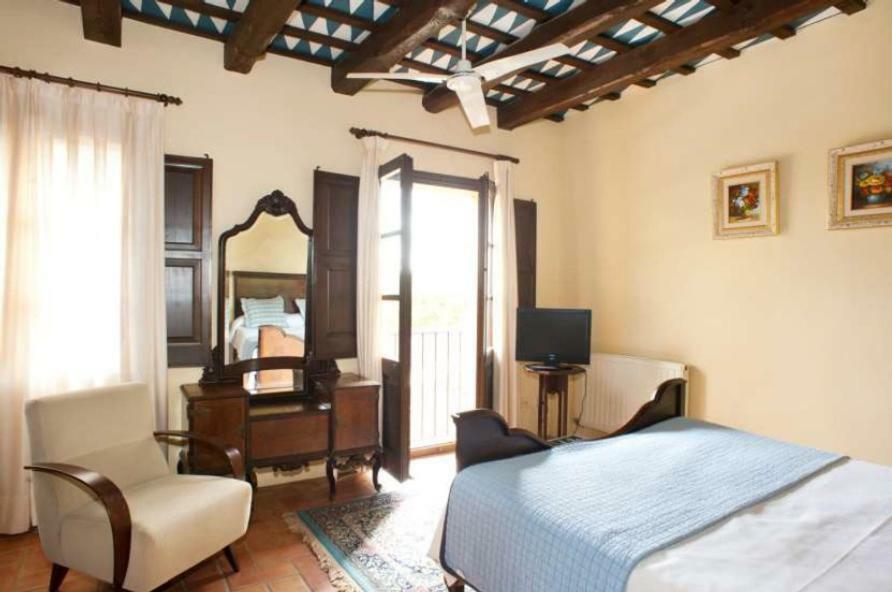 Hostal La Riera Torroella de Montgrí Εξωτερικό φωτογραφία
