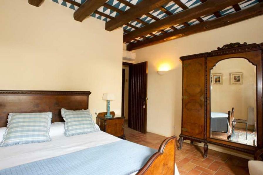 Hostal La Riera Torroella de Montgrí Εξωτερικό φωτογραφία